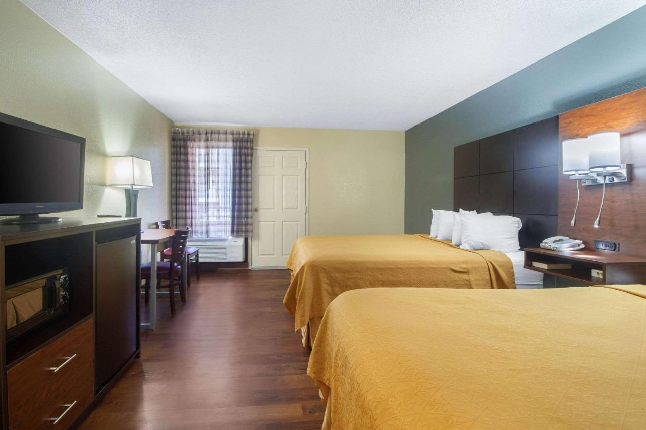 Econo Lodge Inn & Suites Gatlinburg At The Convention Center Exteriör bild