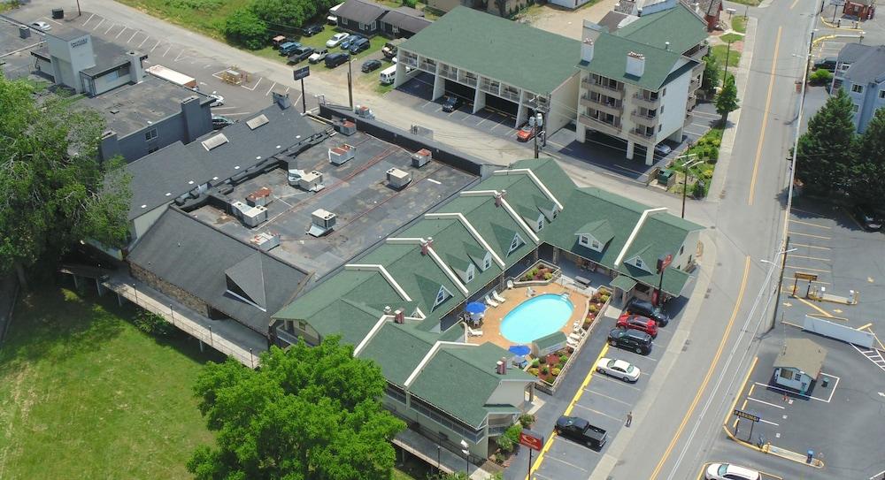 Econo Lodge Inn & Suites Gatlinburg At The Convention Center Exteriör bild