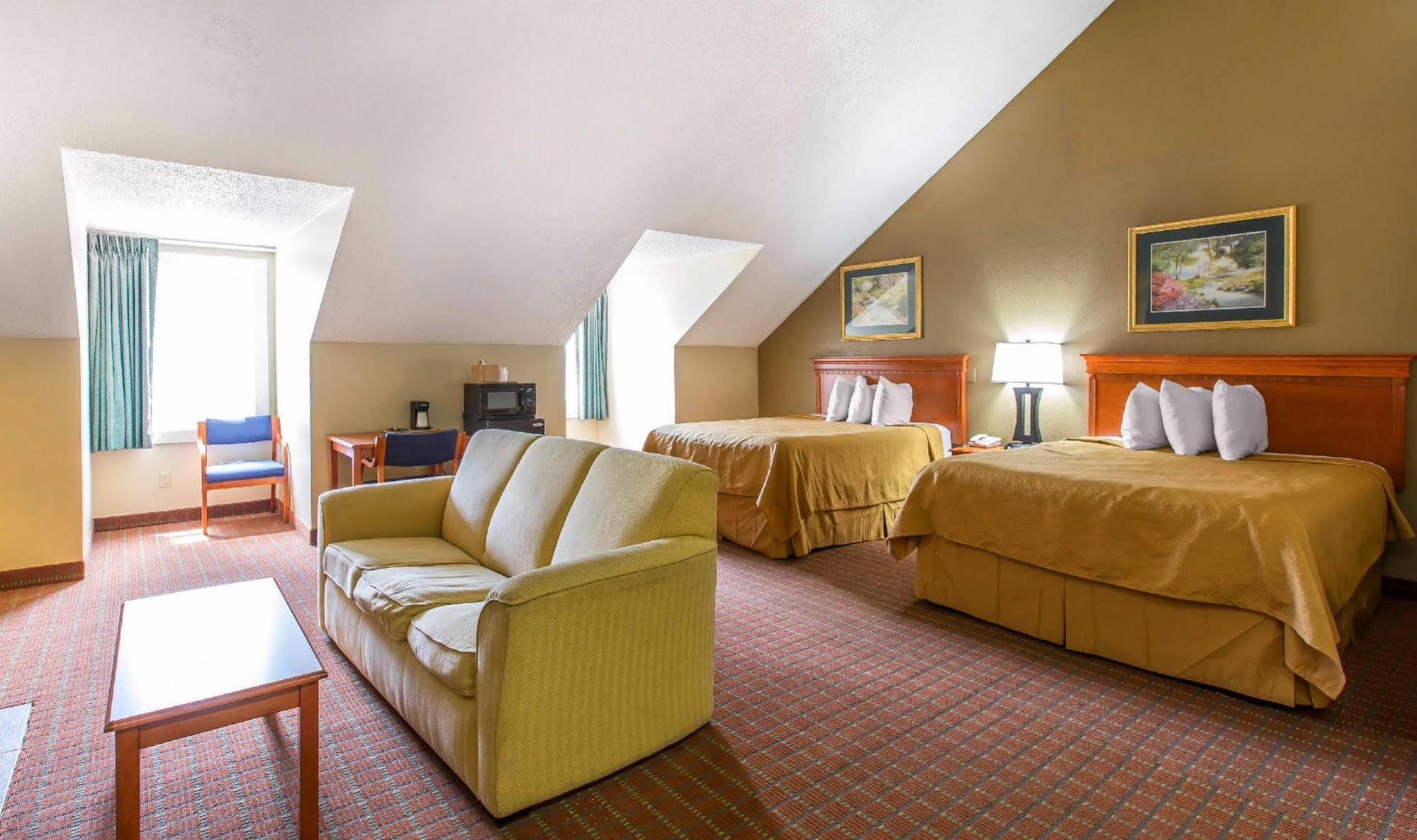 Econo Lodge Inn & Suites Gatlinburg At The Convention Center Exteriör bild
